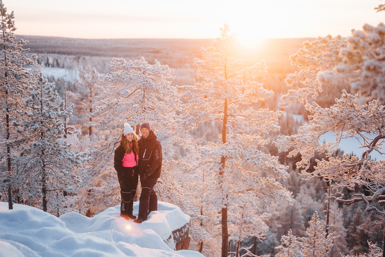 winter couple photoshoot Rovaniemi Finnish Lapland